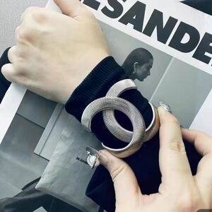 Nwtib.Classy double C geometric stainless steel bracelet